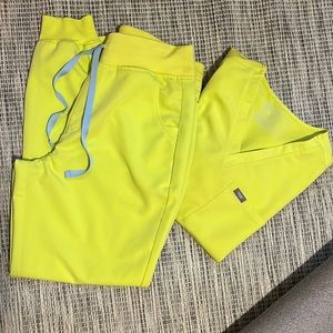 Figs scrubs top and bottom set. Worn twice.